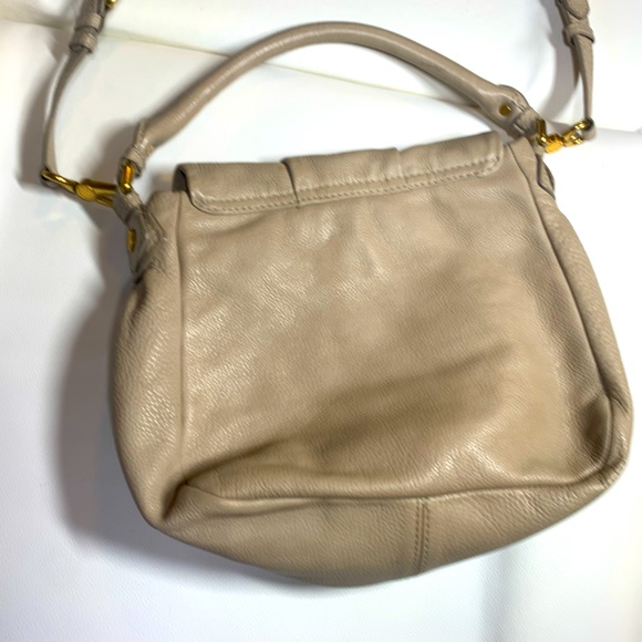 Tan/grey Marc by Marc Jacobs bag. - Picture 3 of 5